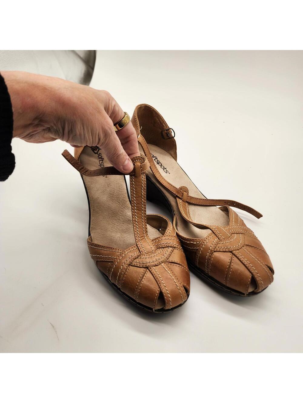 new tan leather softspots tan sandals 10